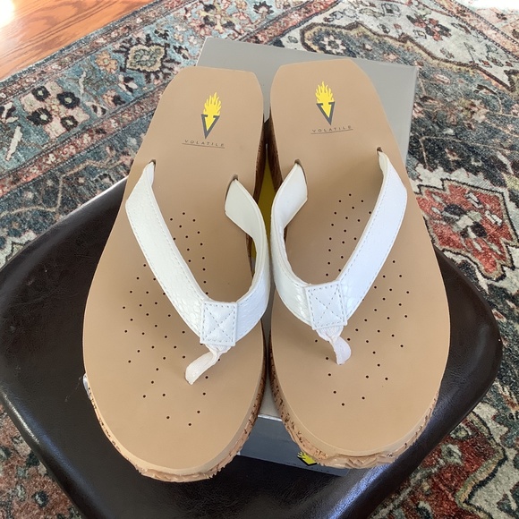 New Volatile White Snake Platform Sandal Thong Size 10 - Picture 10 of 11